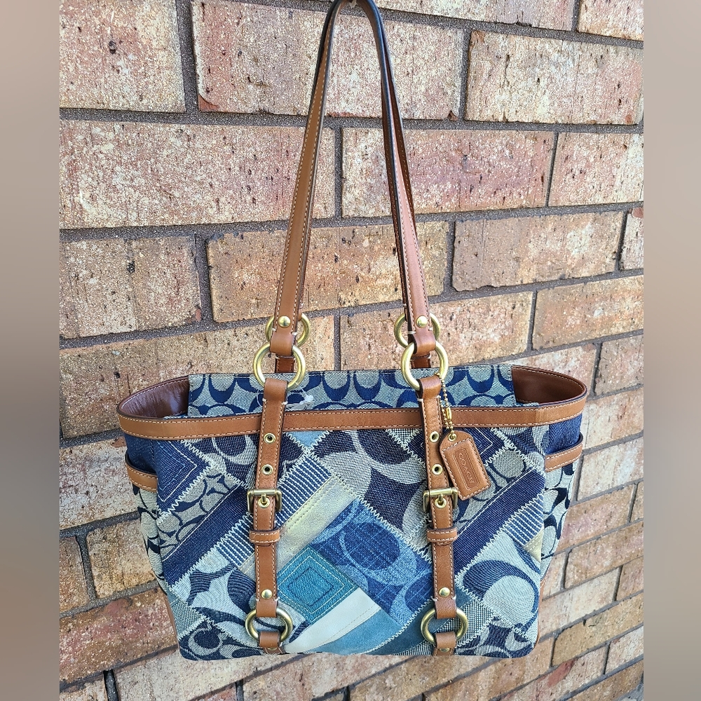 NWT! COACH Denim Signature Indigo Patchwork Gallery Tote 💙🩵
